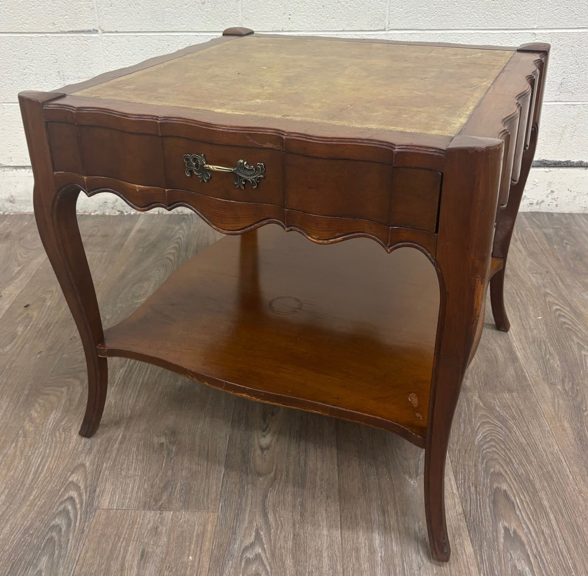 Vintage Townsend Mfg. Co. Tooled Leather Top Mahogany End Table