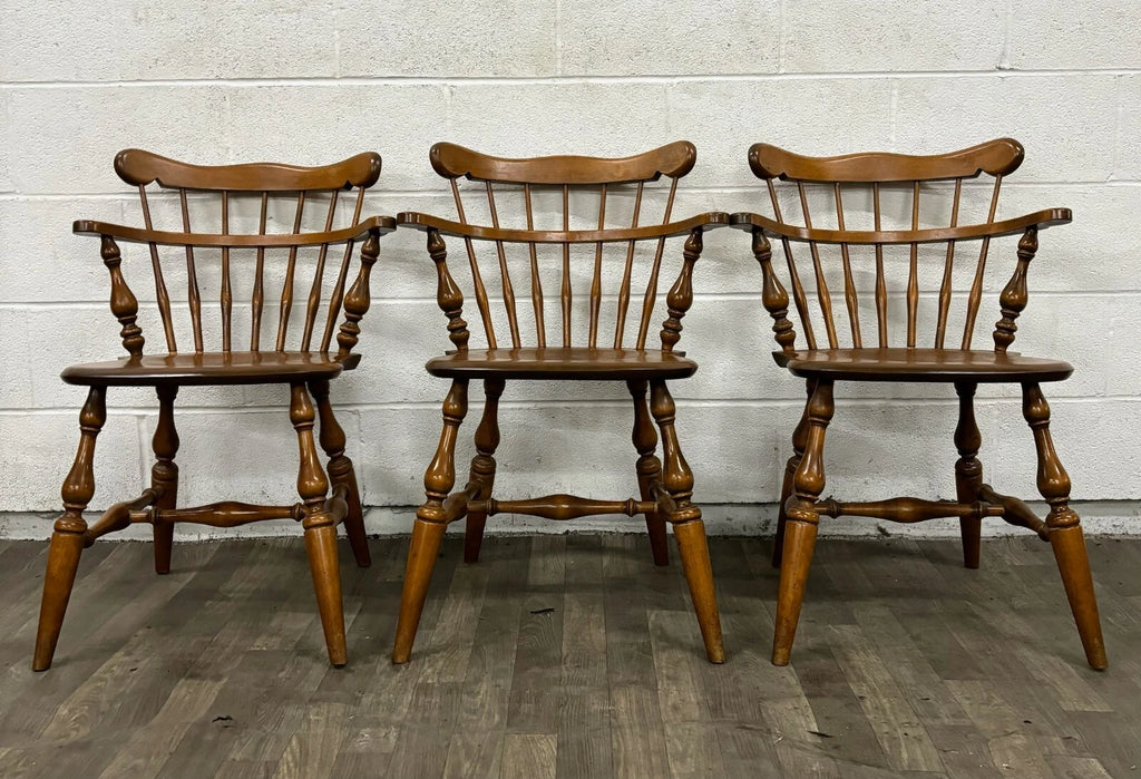 Vintage Ethan Allen Heirloom Nutmeg Maple Colonial Early American Dining Chairs