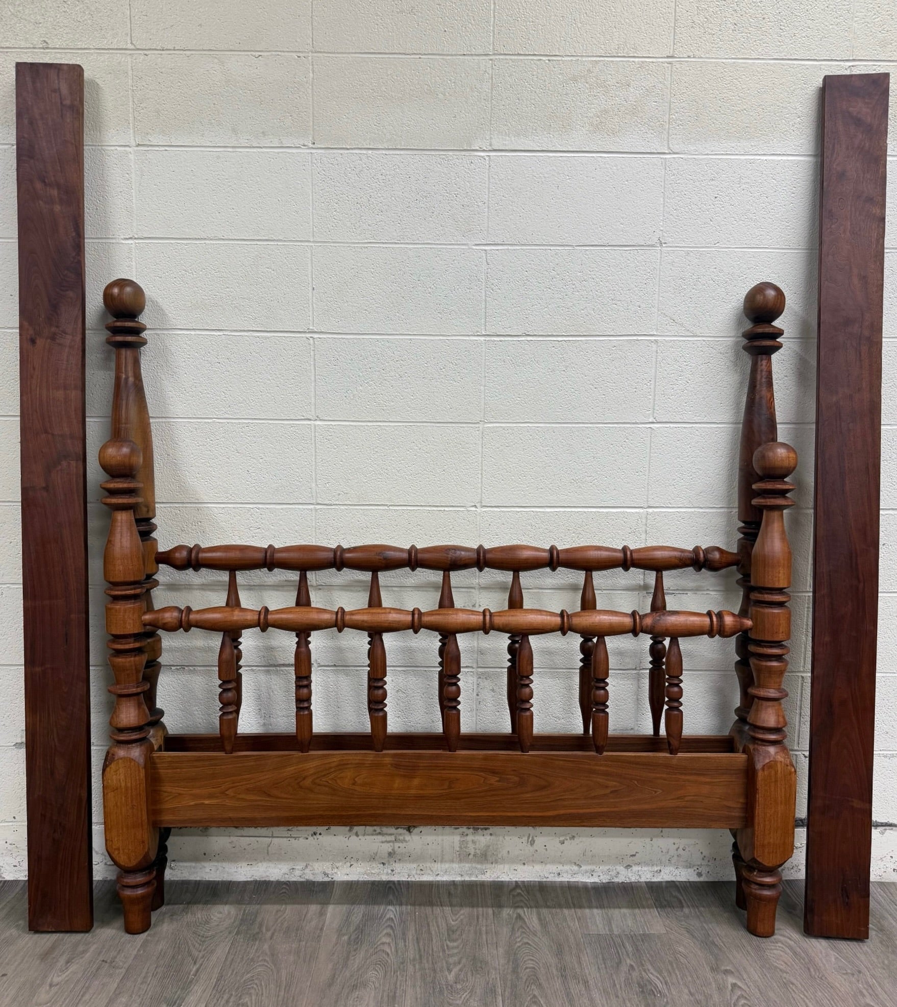Vintage Full Size Jenny Lind Spindle Bed Spool Bed
