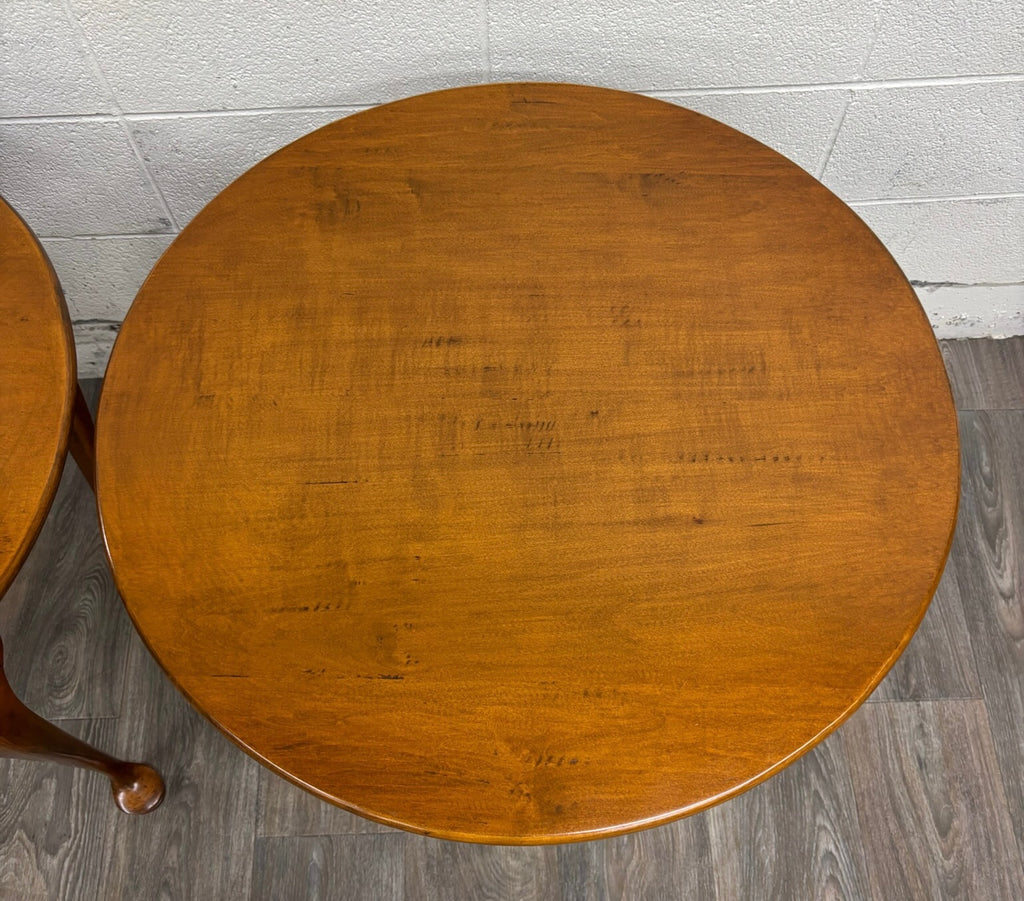 Vintage Traditional Queen Anne Style Round Side Tables Lamp Tables - Pair
