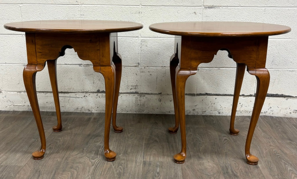 Vintage Traditional Queen Anne Style Round Side Tables Lamp Tables - Pair
