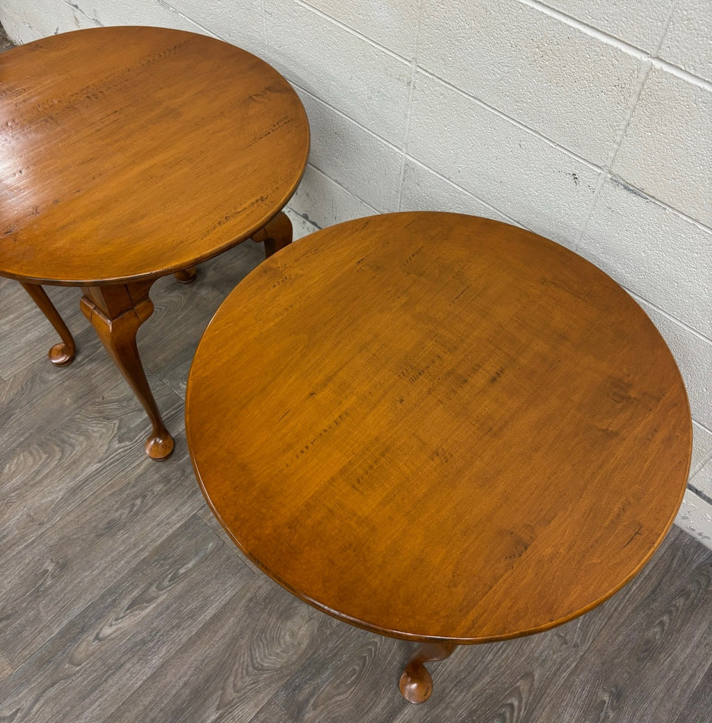 Vintage Traditional Queen Anne Style Round Side Tables Lamp Tables - Pair
