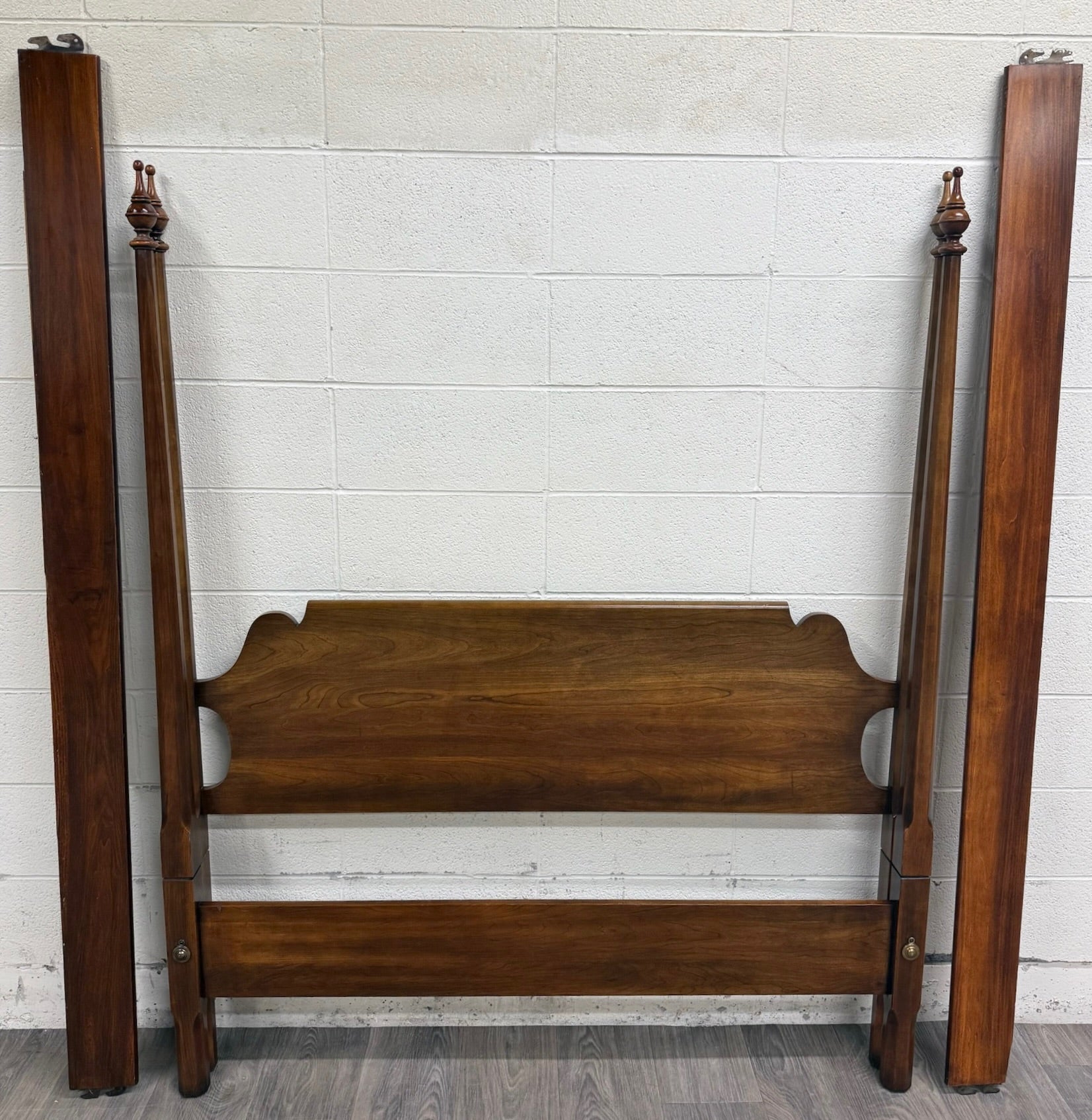 Vintage Full Size Georgian Southern Federal Style Four Poster Pencil Post Bed