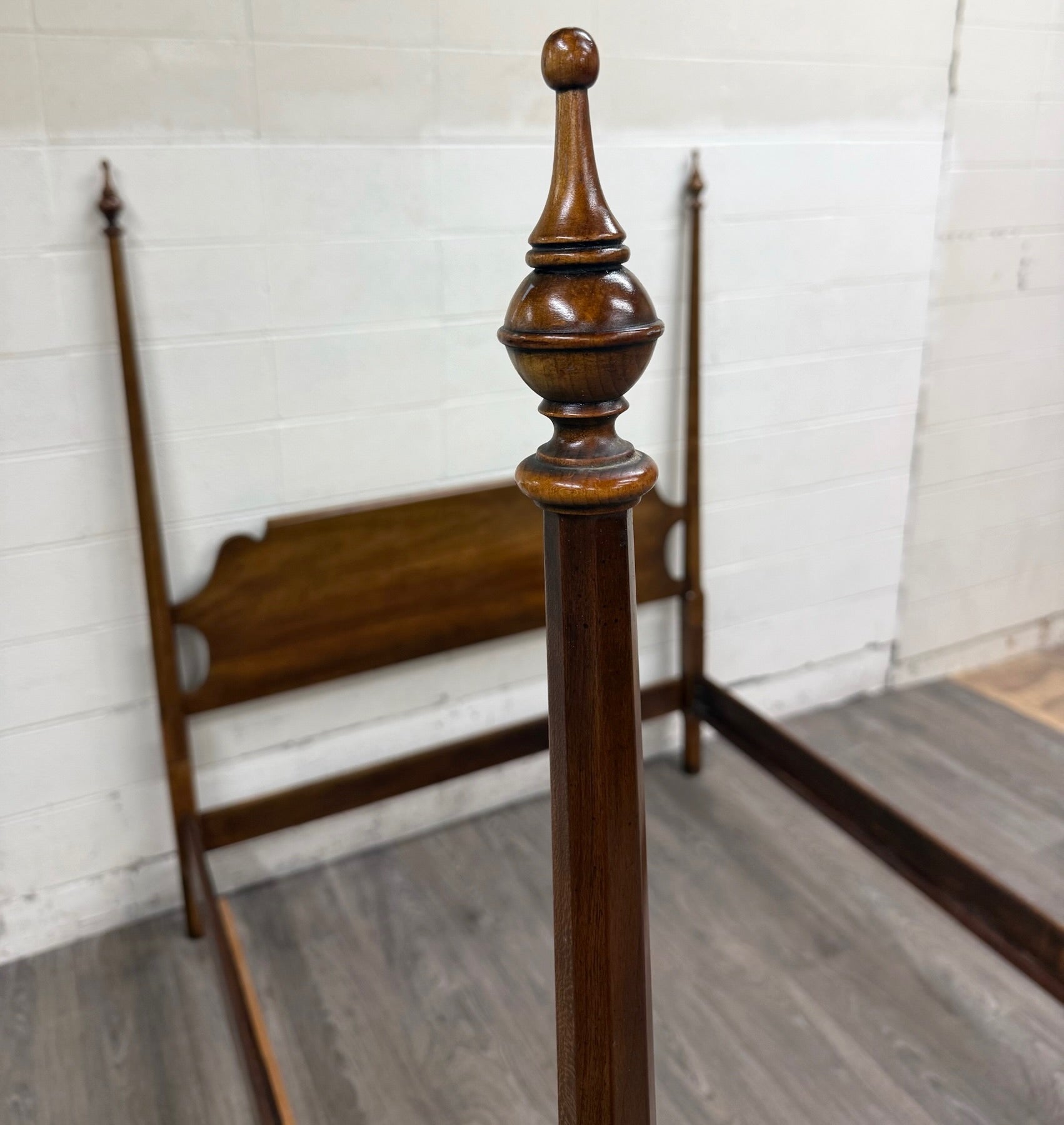 Vintage Full Size Georgian Southern Federal Style Four Poster Pencil Post Bed