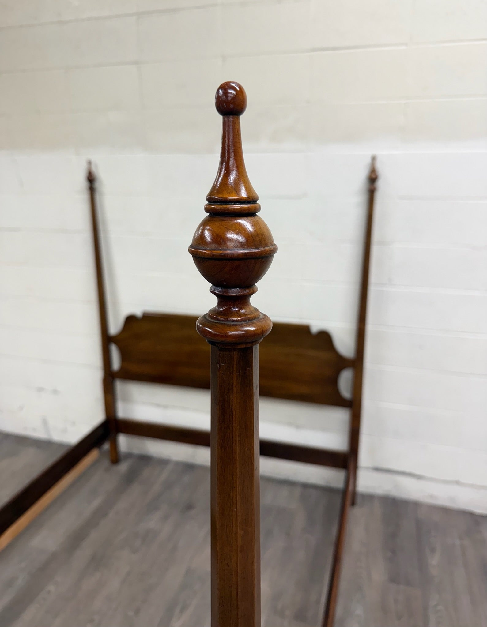 Vintage Full Size Georgian Southern Federal Style Four Poster Pencil Post Bed