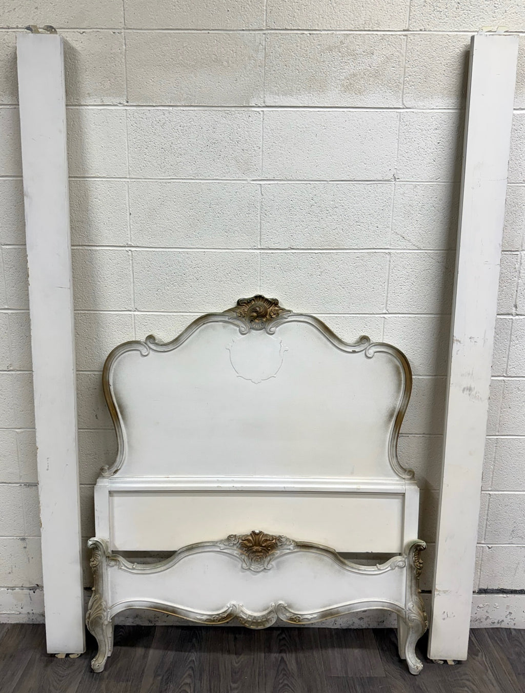 Vintage Twin Size Winnebago Manufacturing Co French Provincial Rococo Style Bed