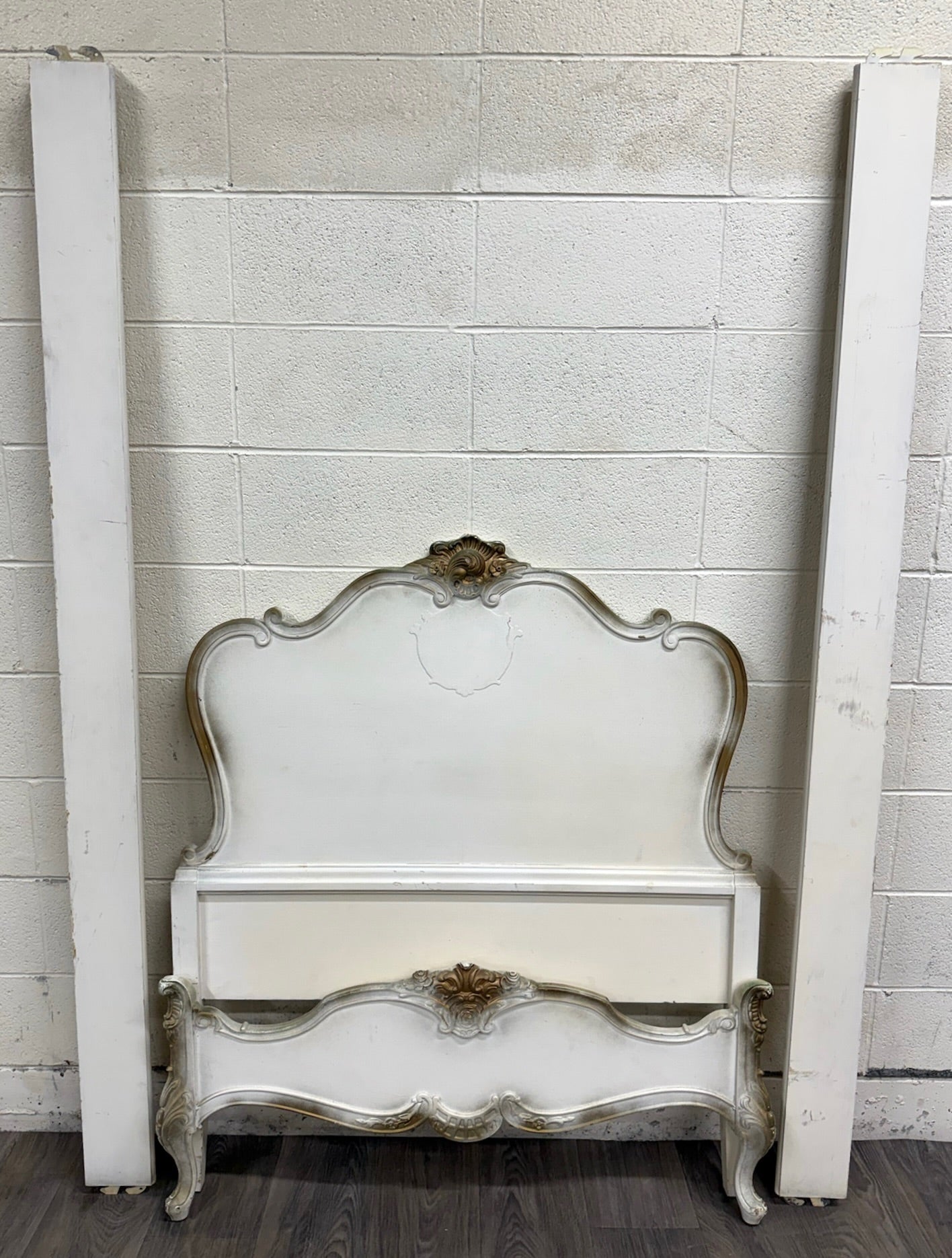 Vintage Twin Size Winnebago Manufacturing Co French Provincial Rococo Style Bed