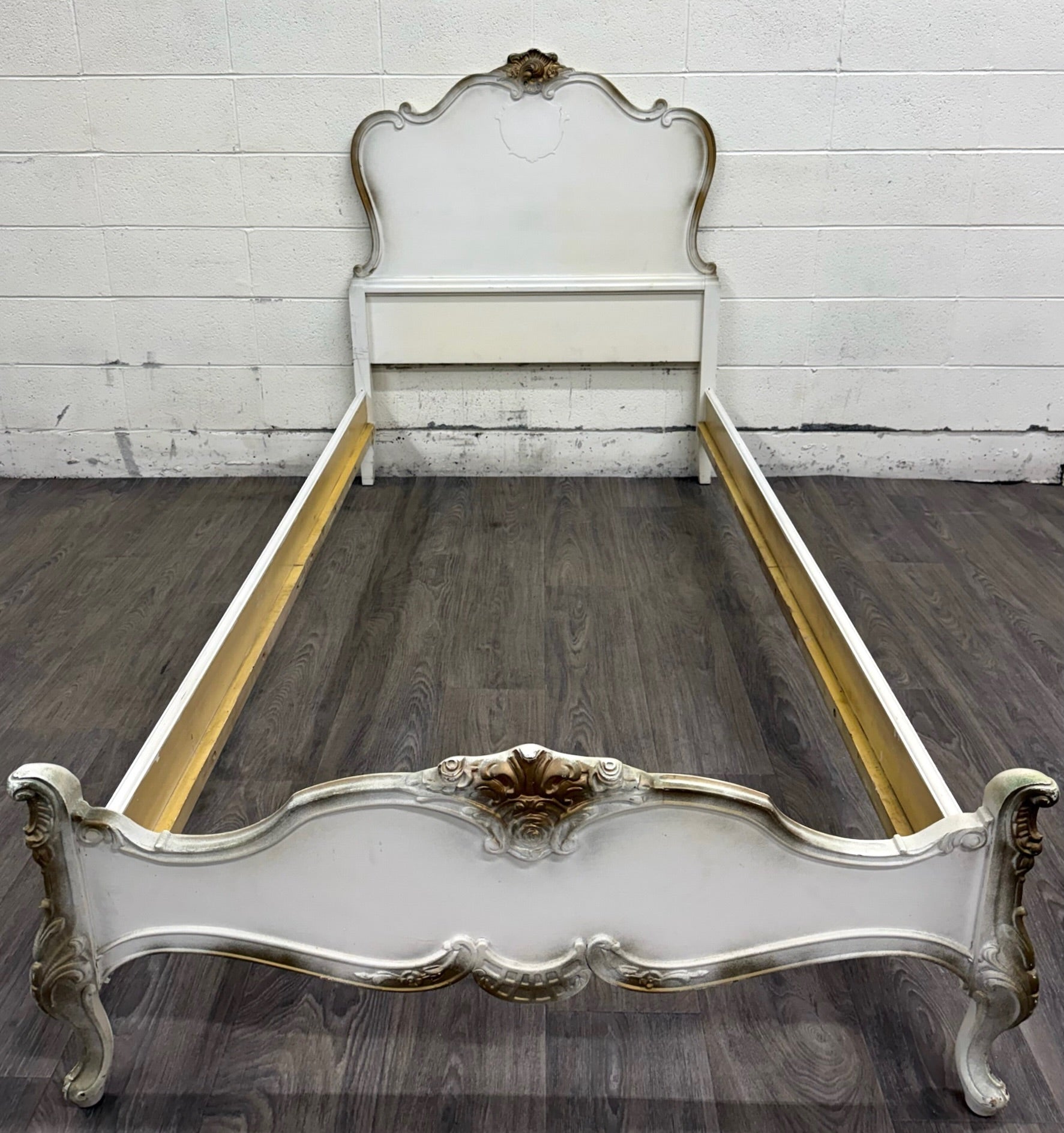 Vintage Twin Size Winnebago Manufacturing Co French Provincial Rococo Style Bed