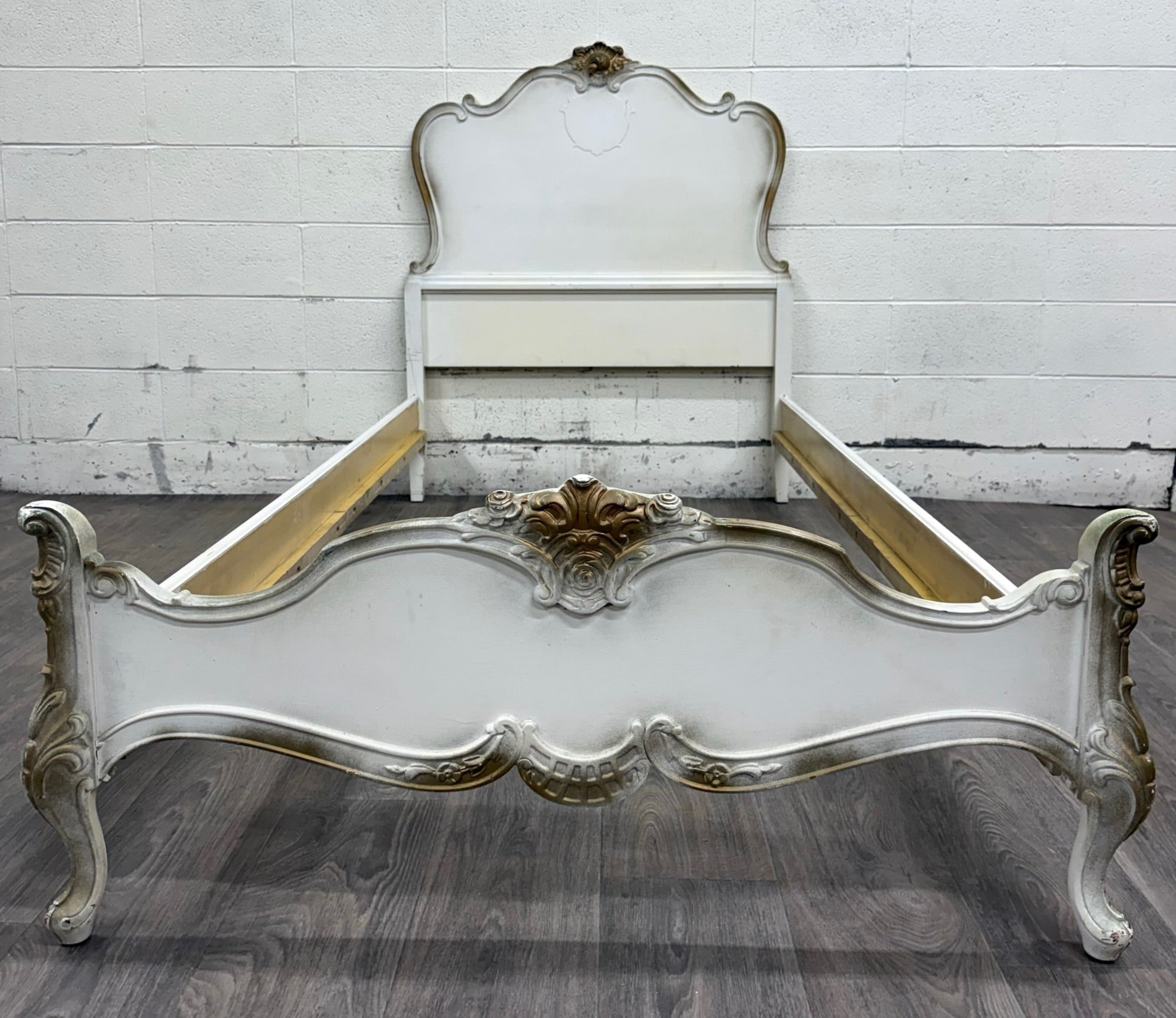 Vintage Twin Size Winnebago Manufacturing Co French Provincial Rococo Style Bed