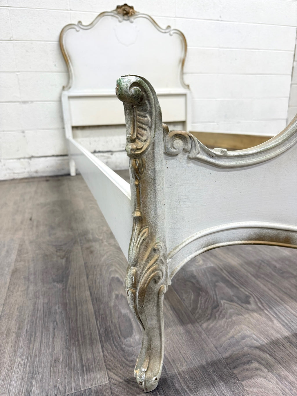 Vintage Twin Size Winnebago Manufacturing Co French Provincial Rococo Style Bed