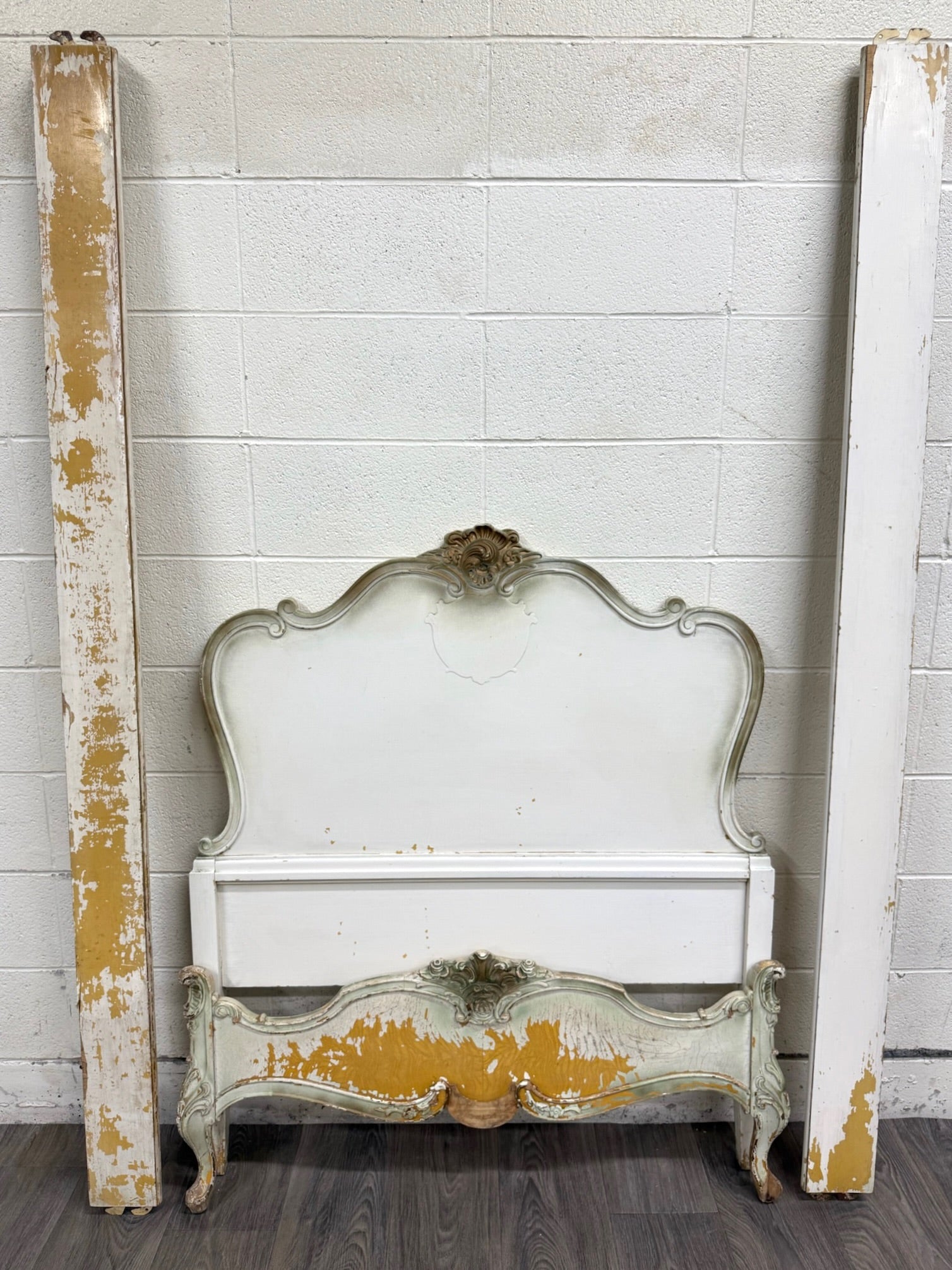 Vintage Twin Size Winnebago Manufacturing Co French Provincial Rococo Style Bed