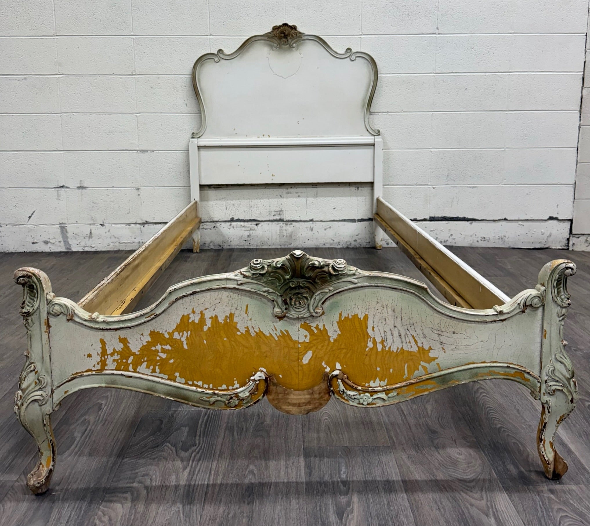 Vintage Twin Size Winnebago Manufacturing Co French Provincial Rococo Style Bed