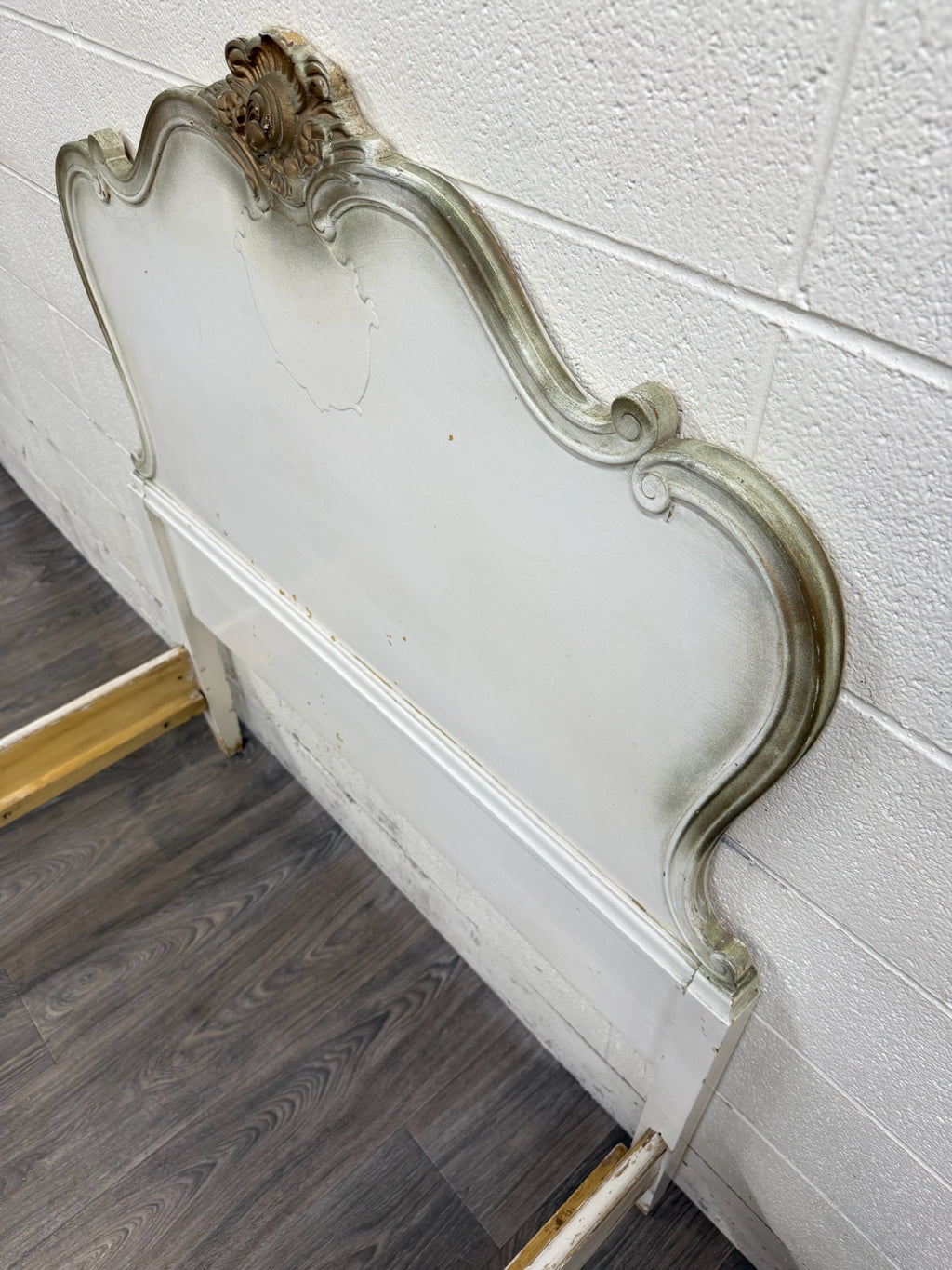 Vintage Twin Size Winnebago Manufacturing Co French Provincial Rococo Style Bed