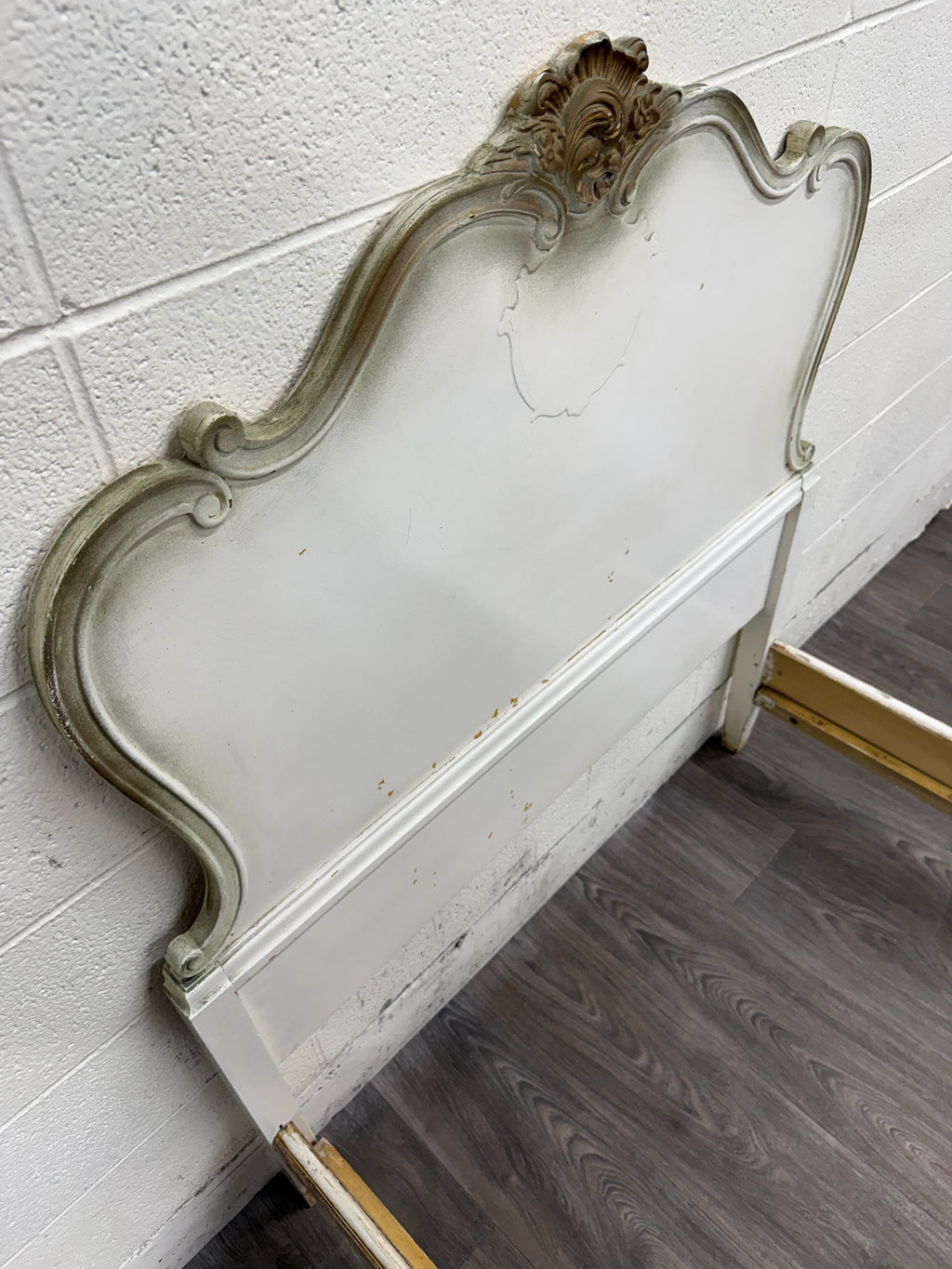 Vintage Twin Size Winnebago Manufacturing Co French Provincial Rococo Style Bed