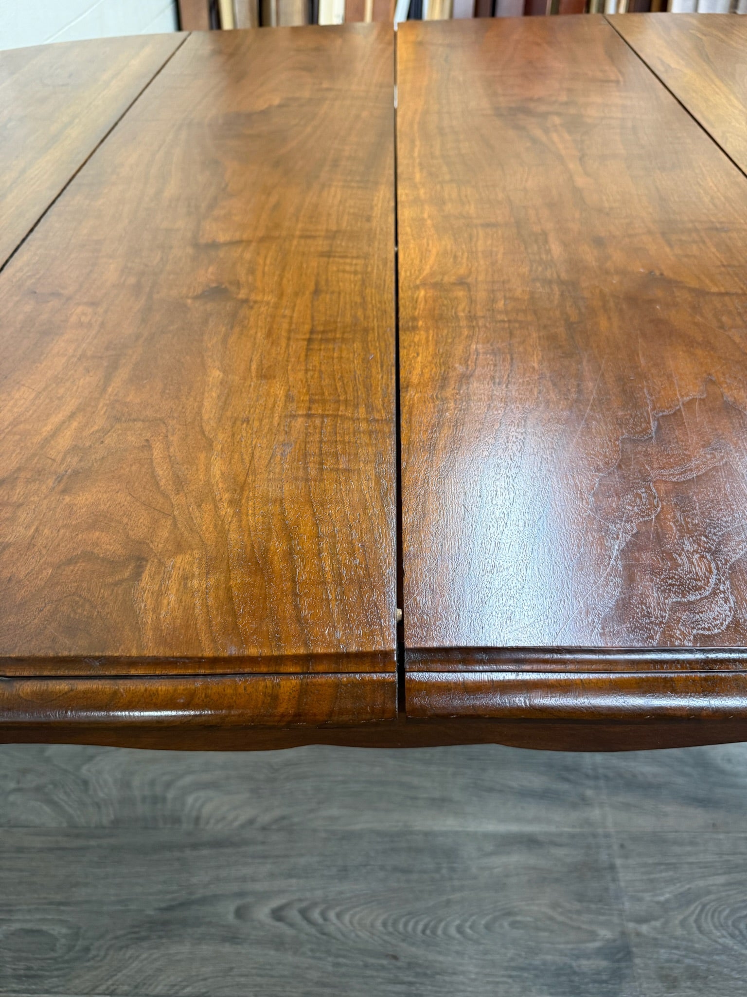 Vintage Queen Anne / Early American Style Oval Dining Table