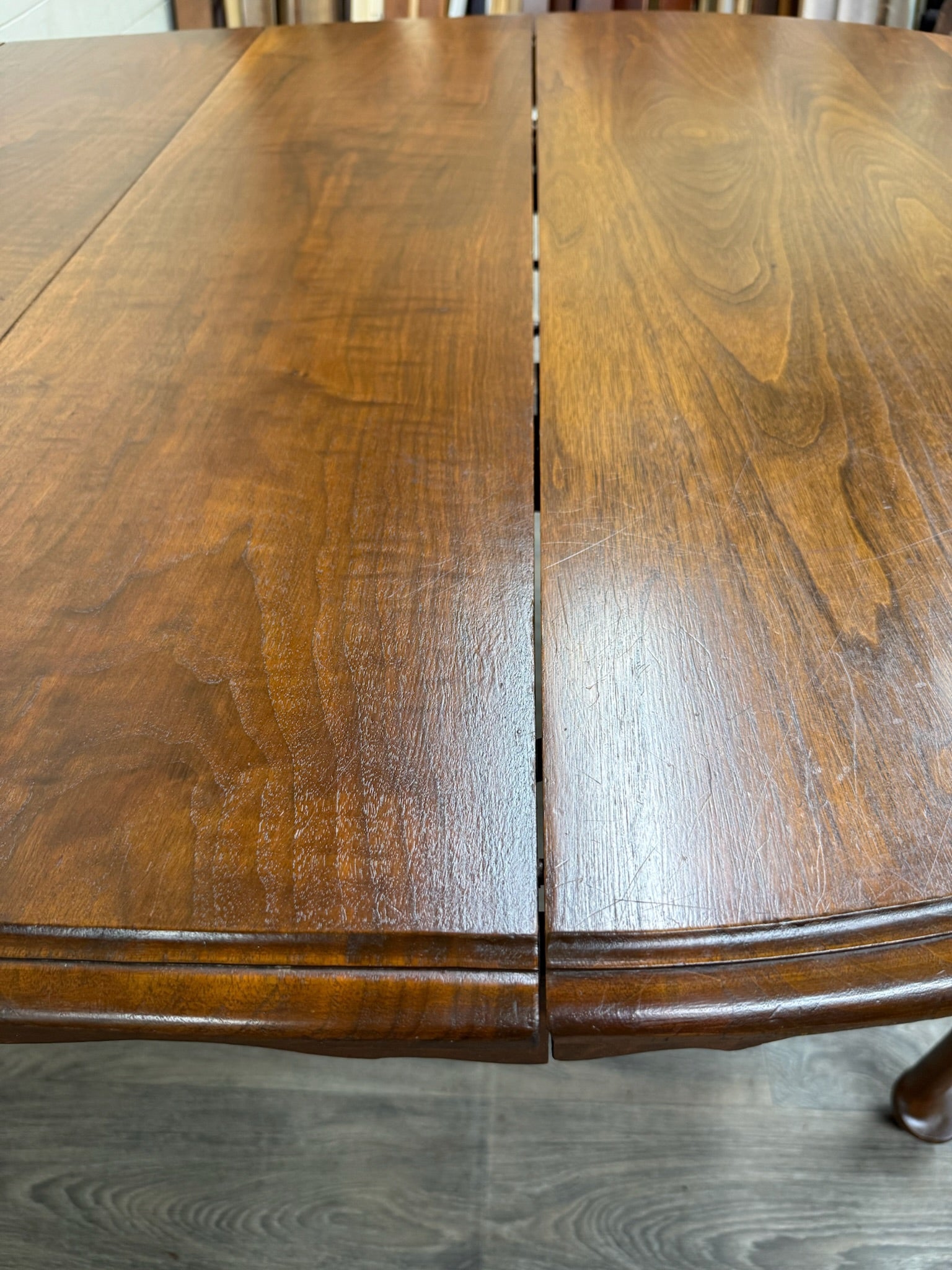 Vintage Queen Anne / Early American Style Oval Dining Table