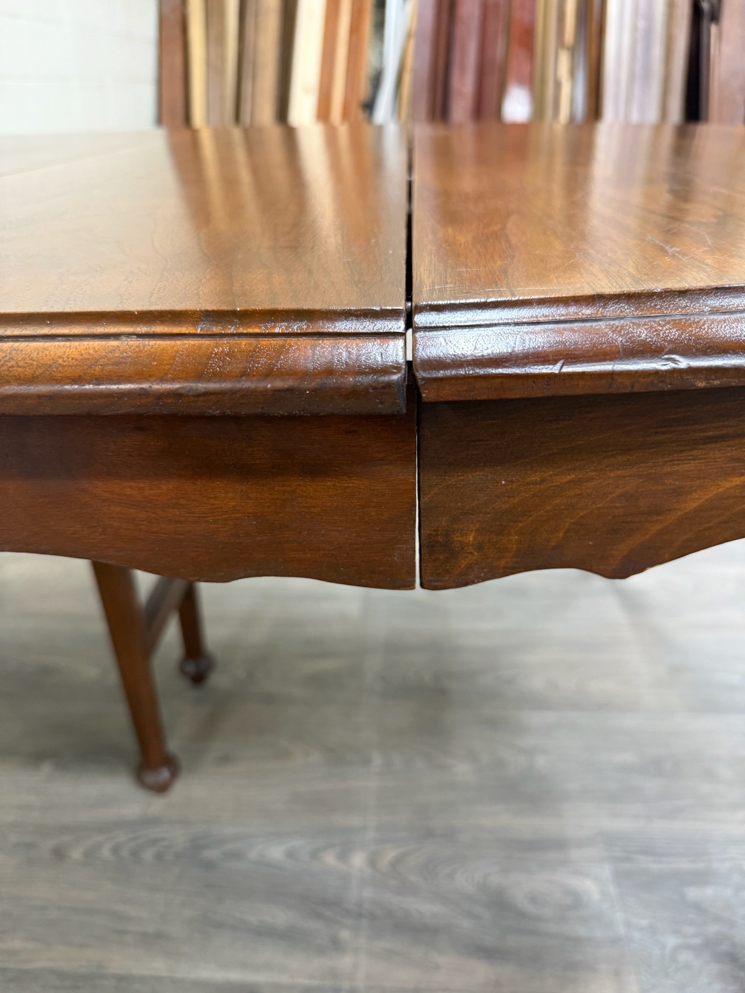 Vintage Queen Anne / Early American Style Oval Dining Table