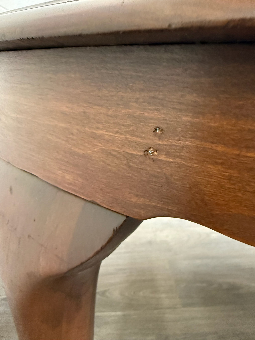 Vintage Queen Anne / Early American Style Oval Dining Table