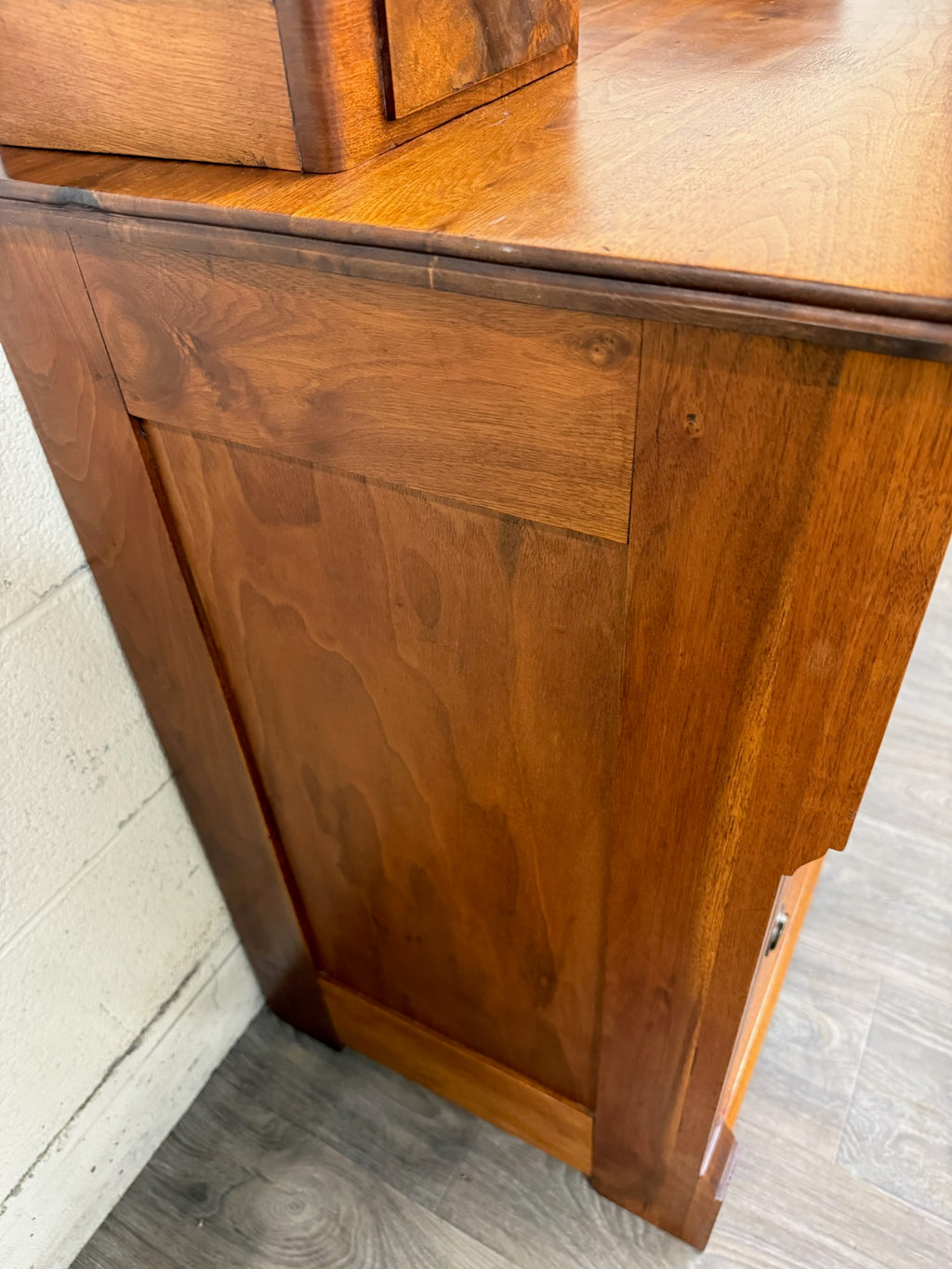 Antique Abernathy Furniture Co. 19th Century Victorian Walnut Chest of Drawers