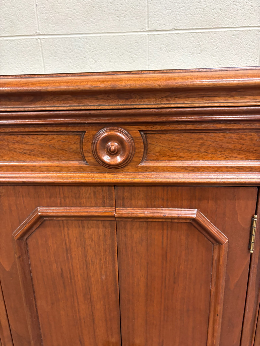 Antique Victor Victrola Orthophonic Floral Carved Walnut Credenza Cabinet