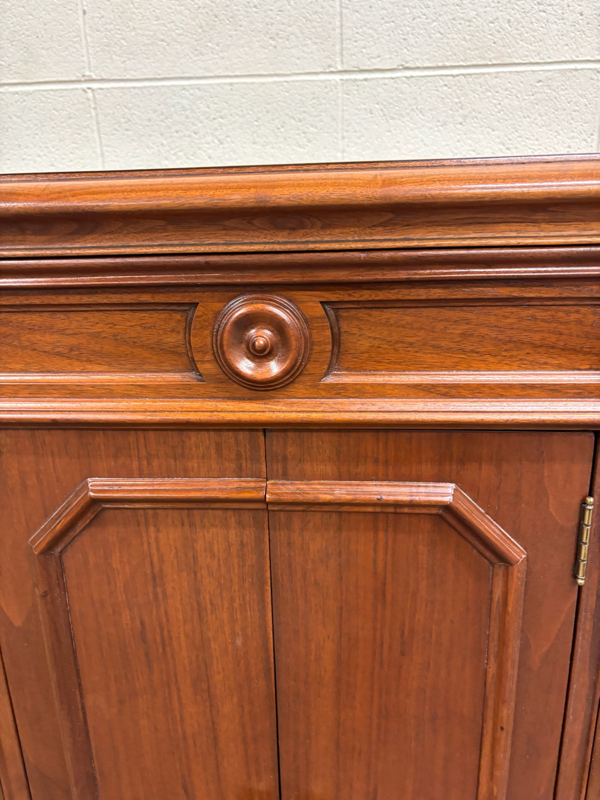 Antique Victor Victrola Orthophonic Floral Carved Walnut Credenza Cabinet