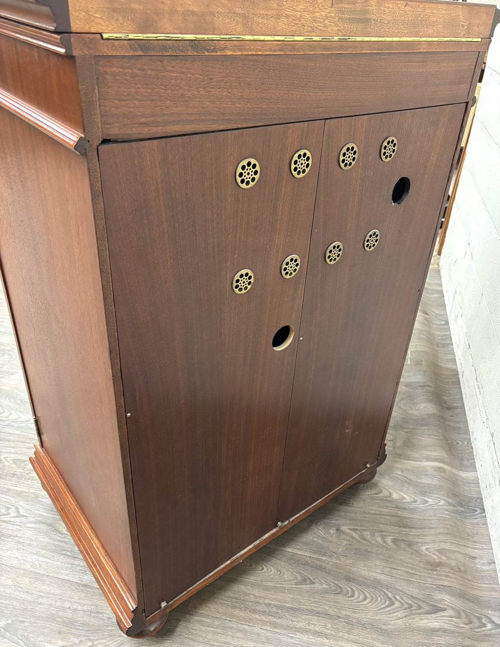 Antique Victor Victrola Orthophonic Floral Carved Walnut Credenza Cabinet