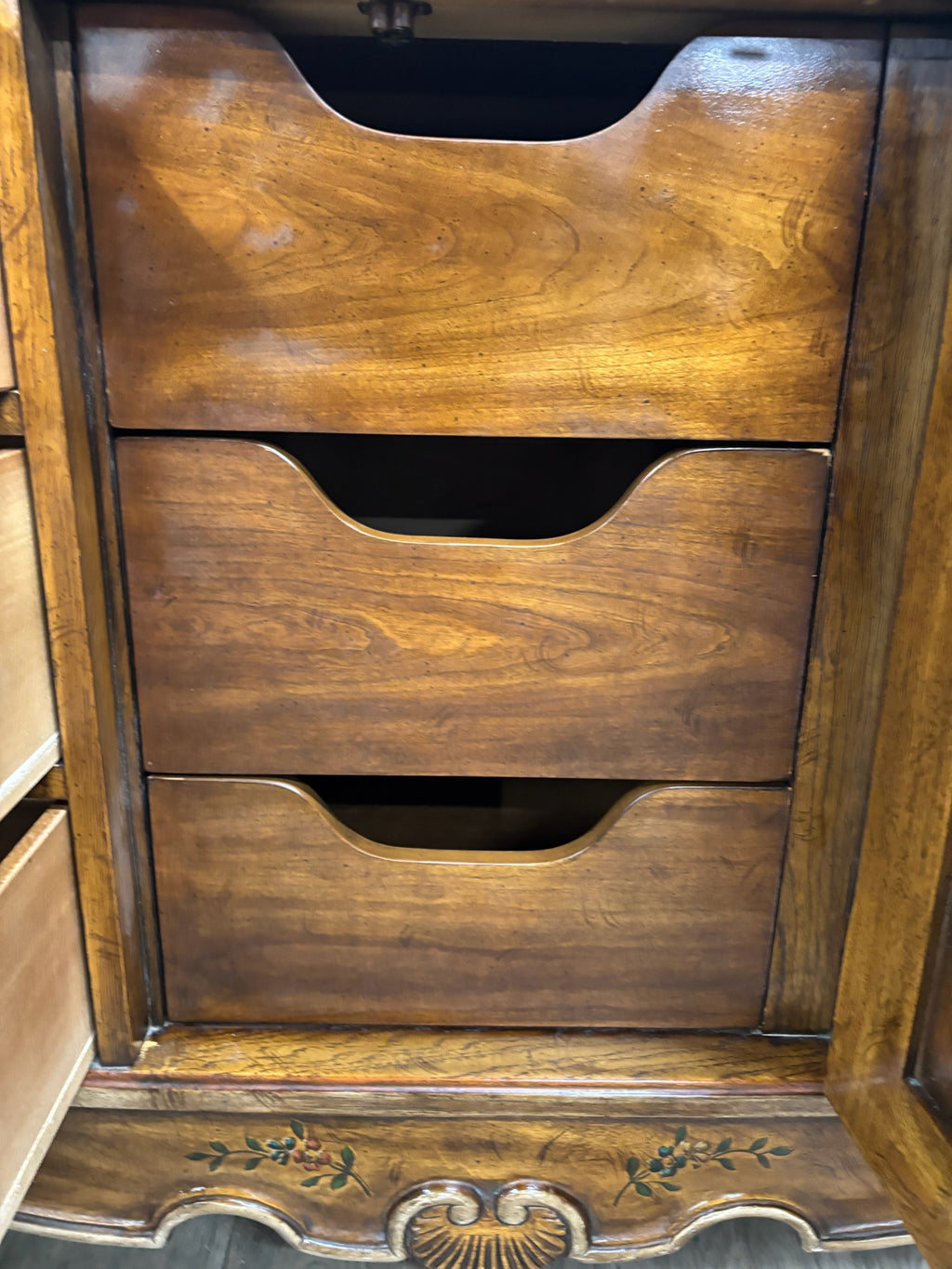 Vintage Drexel Heritage Brittany Collection French Provincial Louis XV Dresser