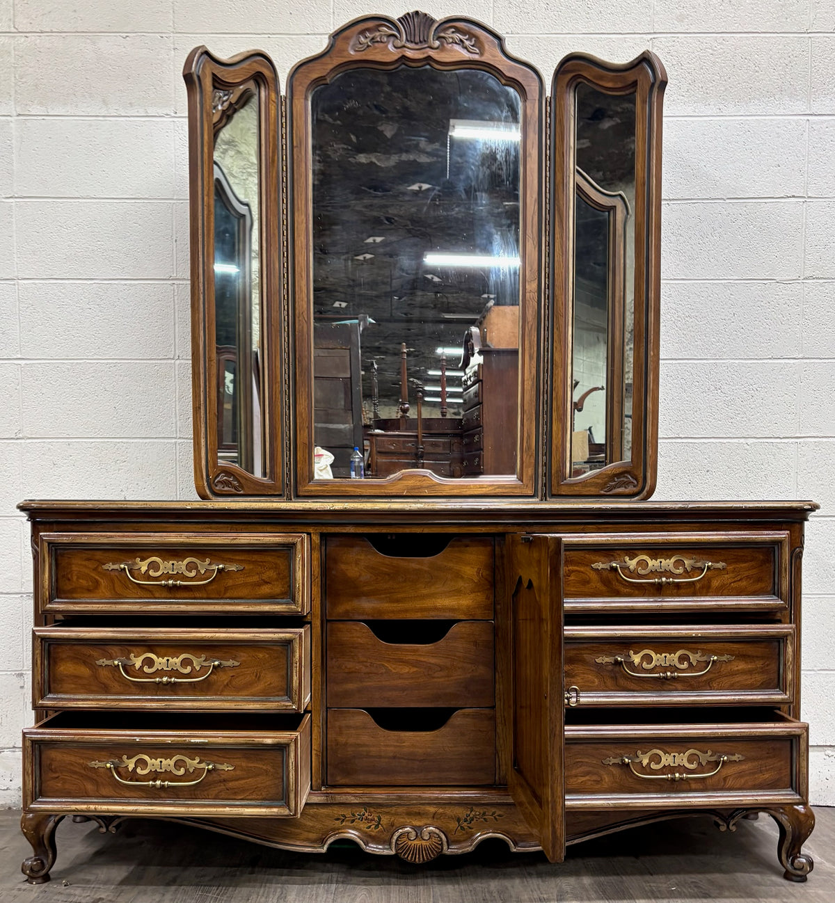 Vintage Drexel Heritage Brittany Collection French Provincial Louis XV Dresser