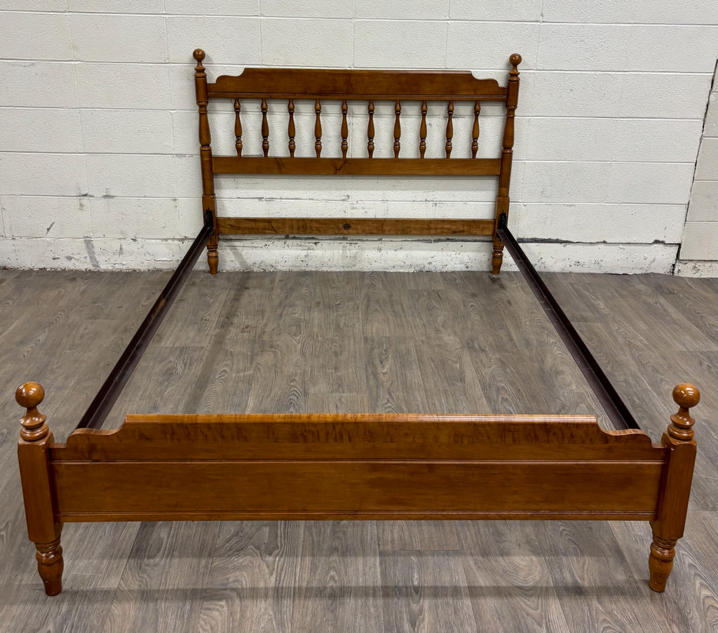 Vintage Full Size Heywood Wakefield Old Colony Maple Bed