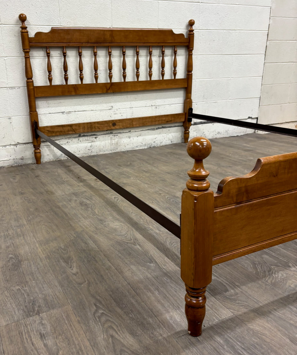 Vintage Full Size Heywood Wakefield Old Colony Maple Bed