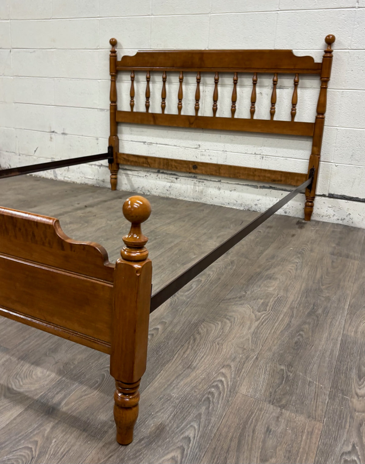 Vintage Full Size Heywood Wakefield Old Colony Maple Bed