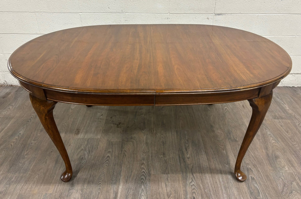 Vintage Queen Anne Style Oval Walnut Dining Table
