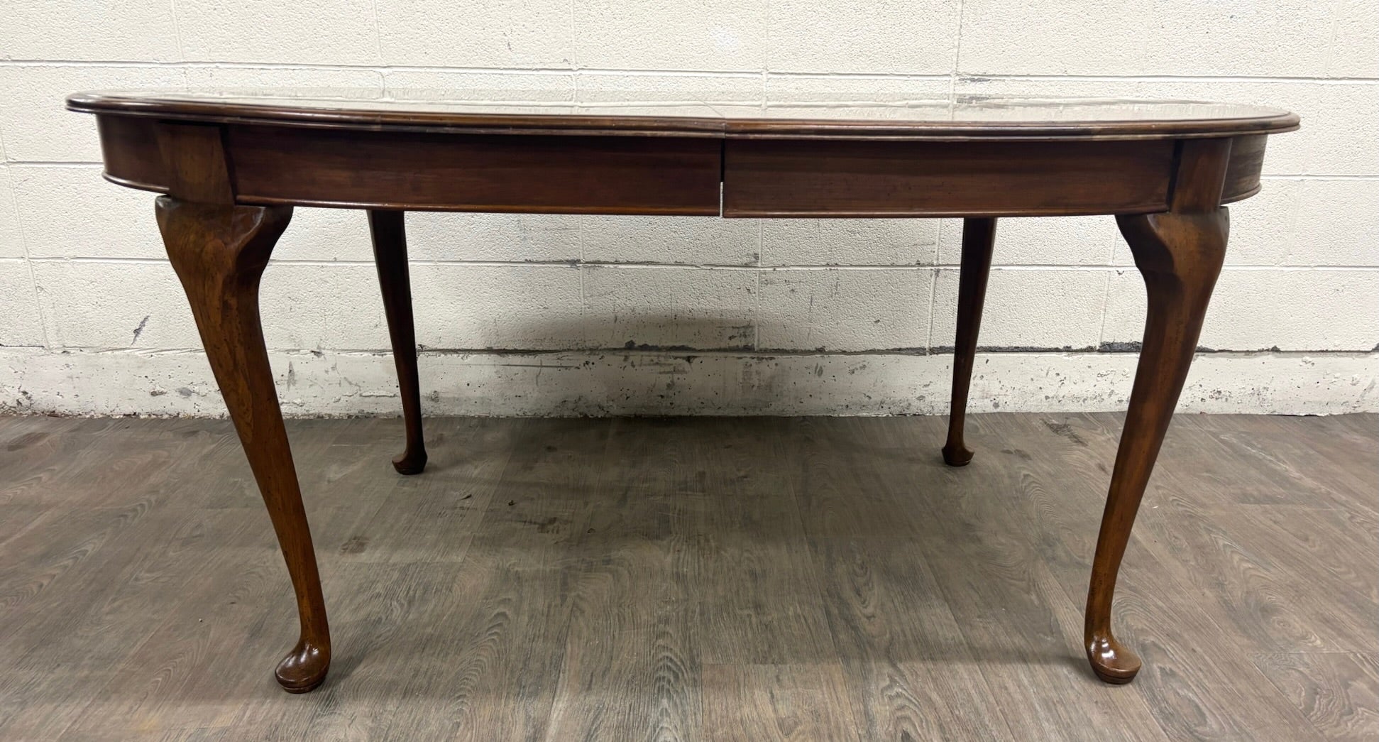Vintage Queen Anne Style Oval Walnut Dining Table