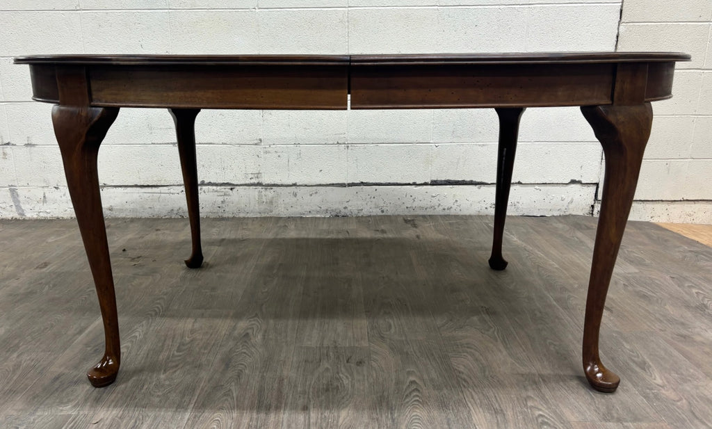 Vintage Queen Anne Style Oval Walnut Dining Table
