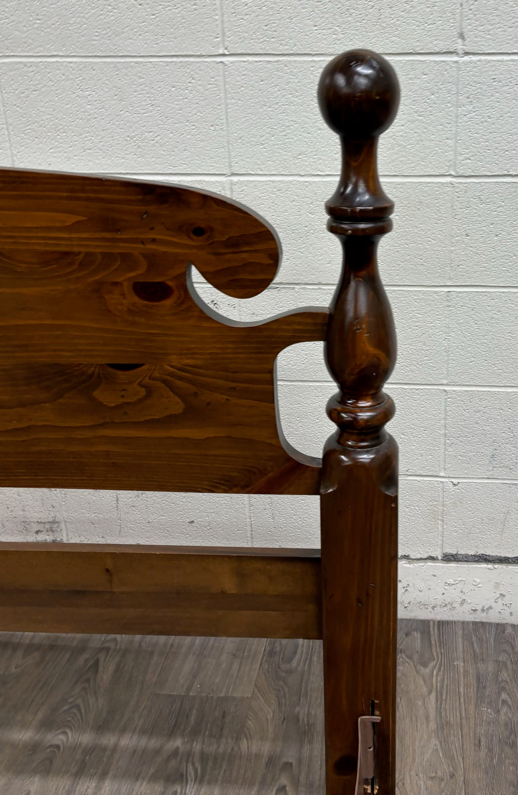 Vintage Full Size Solid Pine Cannonball Poster Bed