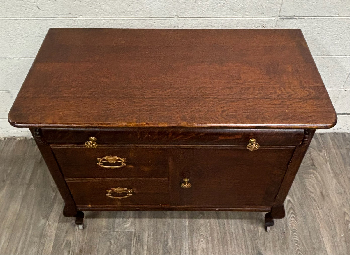 Antique Victorian or Edwardian Quarter Sawn Tiger Oak Sideboard Buffet Console