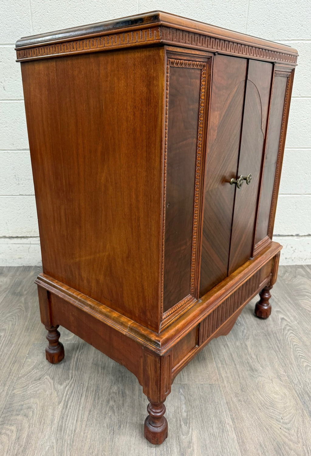 Vintage Georgian Revival Mahogany Cabinet