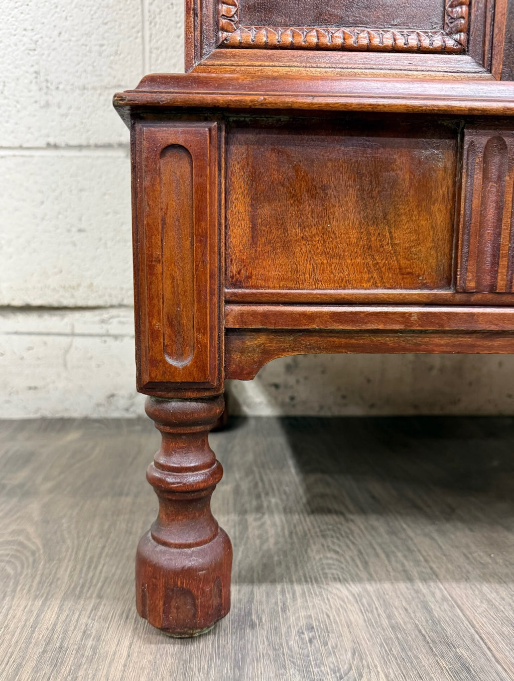 Vintage Georgian Revival Mahogany Cabinet
