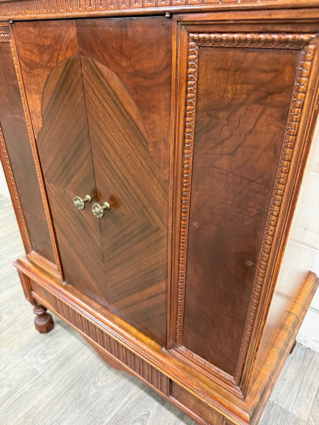Vintage Georgian Revival Mahogany Cabinet