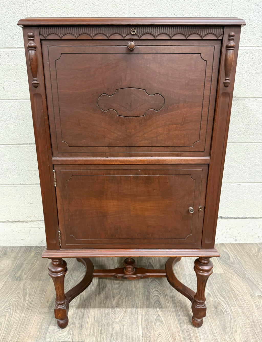 Antique Federal Colonial English Mahogany Lift Top Radio Cabinet Console Stand