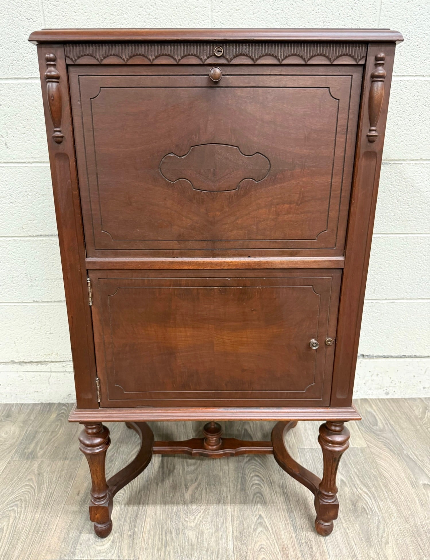 Antique Federal Colonial English Mahogany Lift Top Radio Cabinet Console Stand