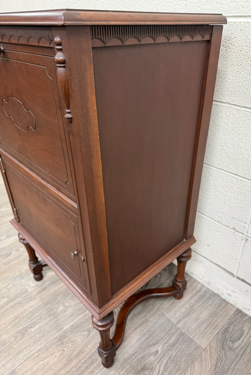 Antique Federal Colonial English Mahogany Lift Top Radio Cabinet Console Stand