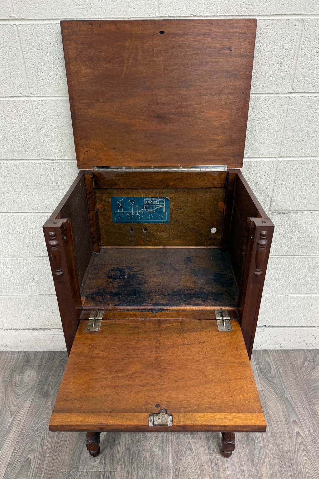 Antique Federal Colonial English Mahogany Lift Top Radio Cabinet Console Stand