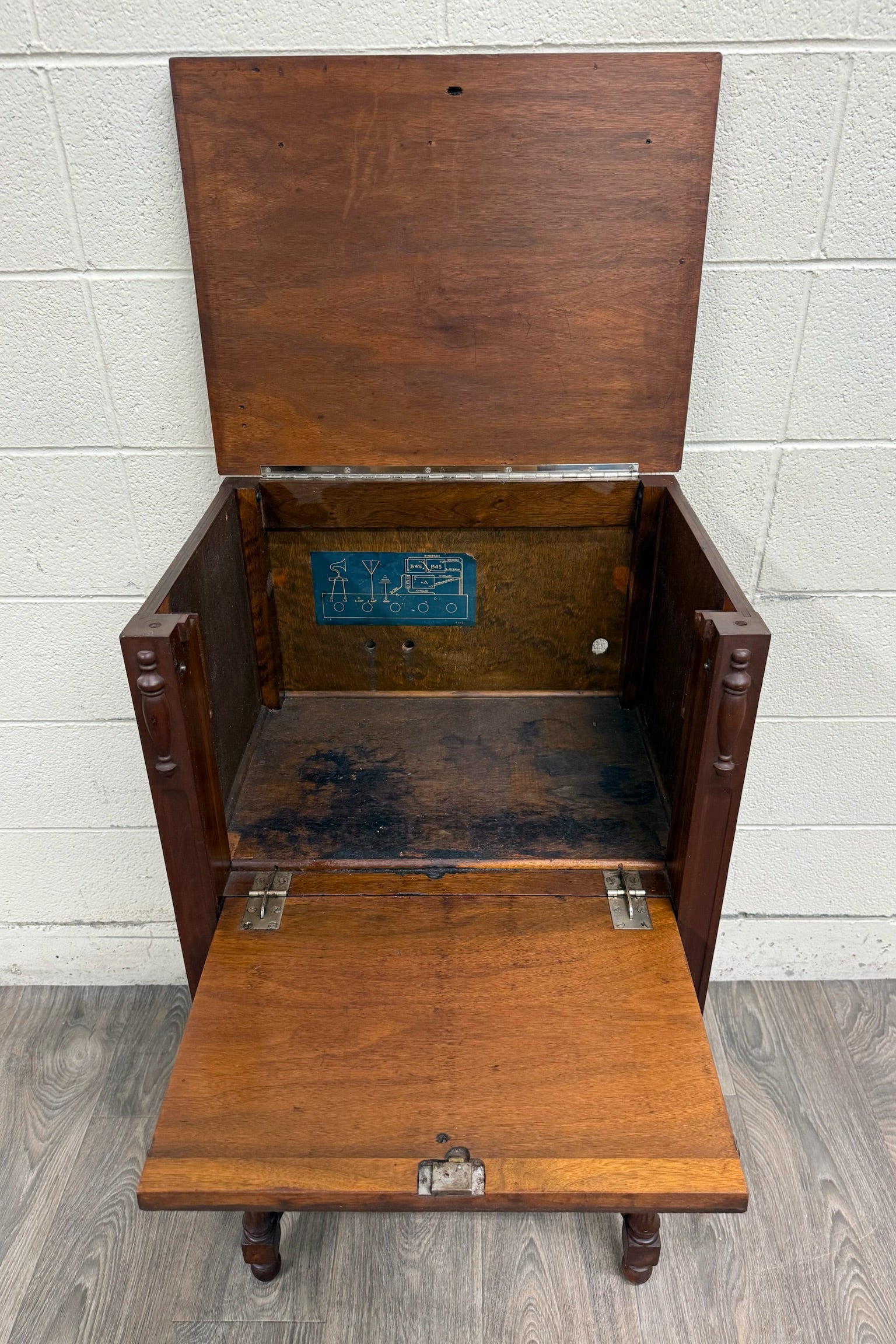 Antique Federal Colonial English Mahogany Lift Top Radio Cabinet Console Stand