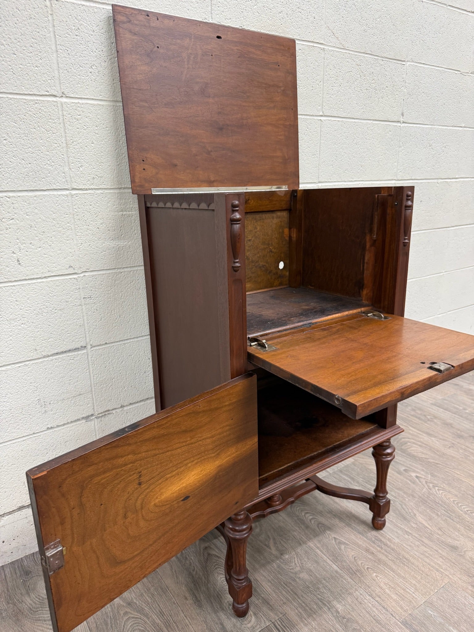 Antique Federal Colonial English Mahogany Lift Top Radio Cabinet Console Stand