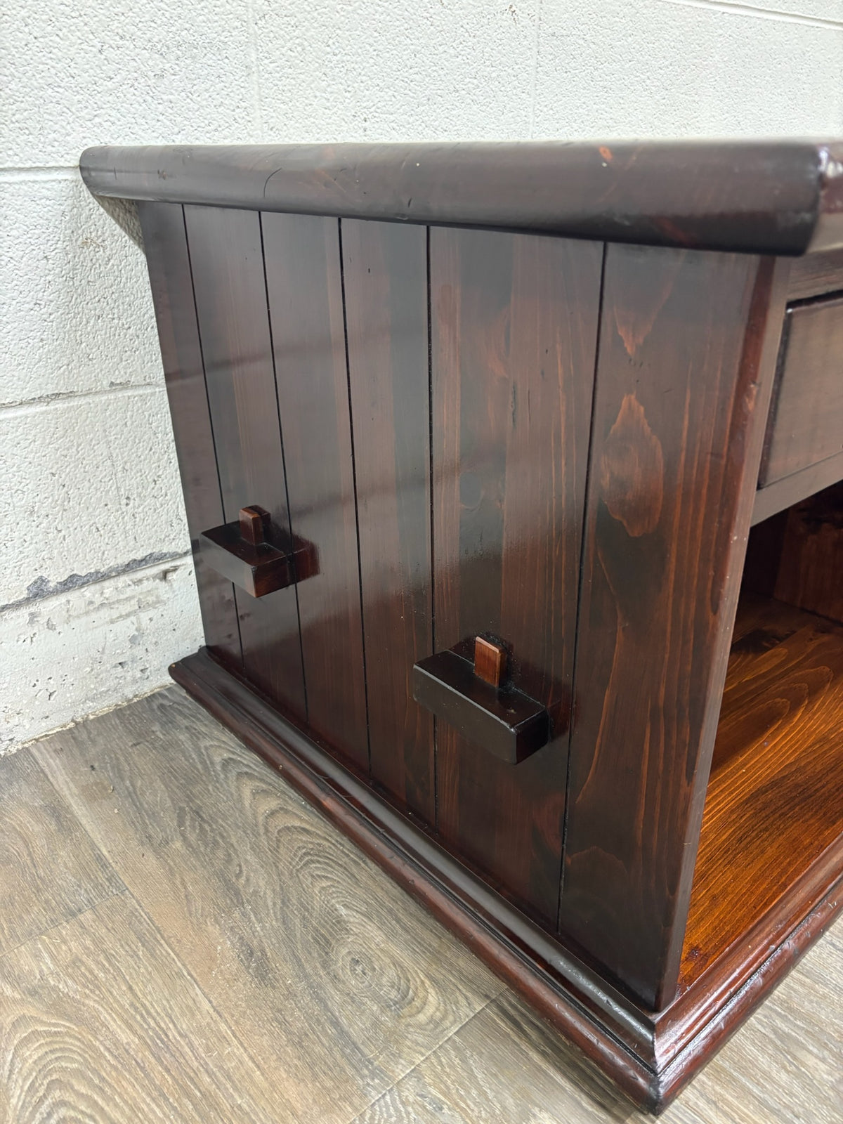 Vintage Ethan Allen Early American Style Solid Pine Dry Sink Bedside Cabinet