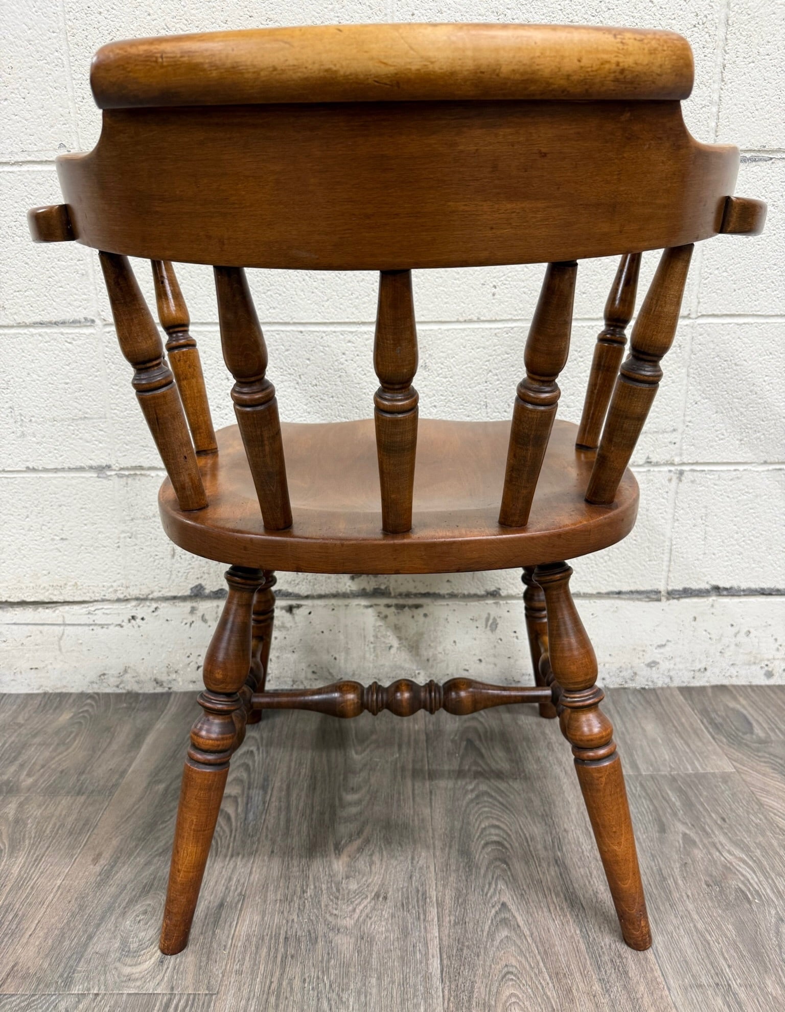 VTG Sprague & Carleton Colonial Revival Solid Maple Barrel Back Captain Chairs