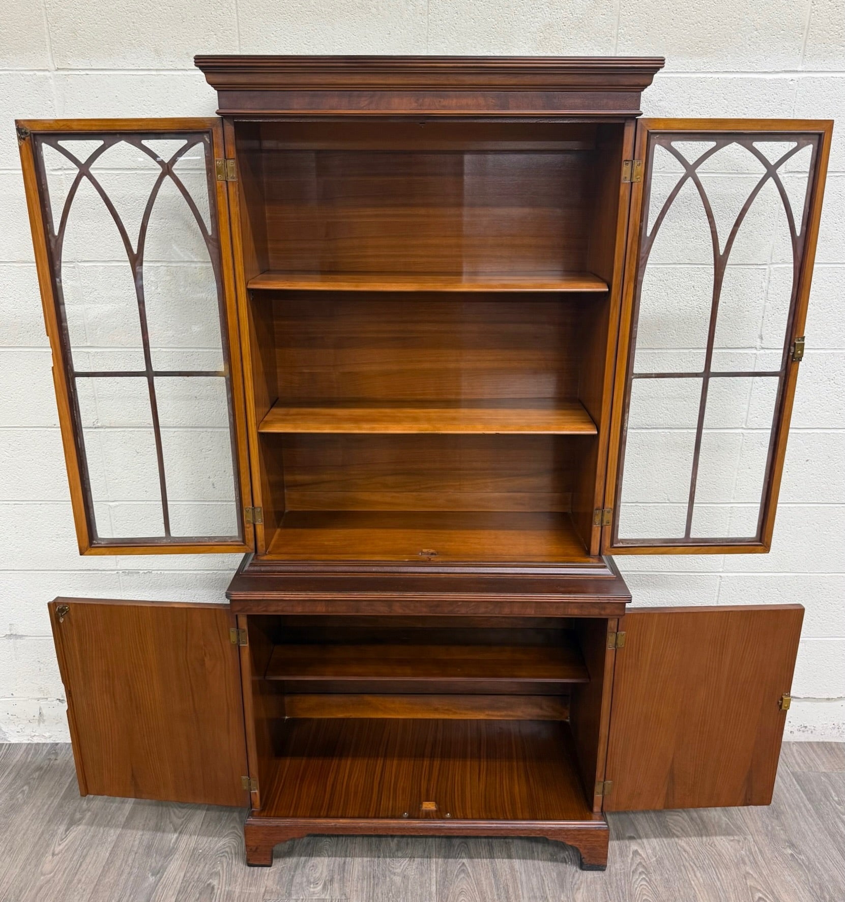 Vintage Georgian Style Mahogany Bookcase Cabinet China Cabinet