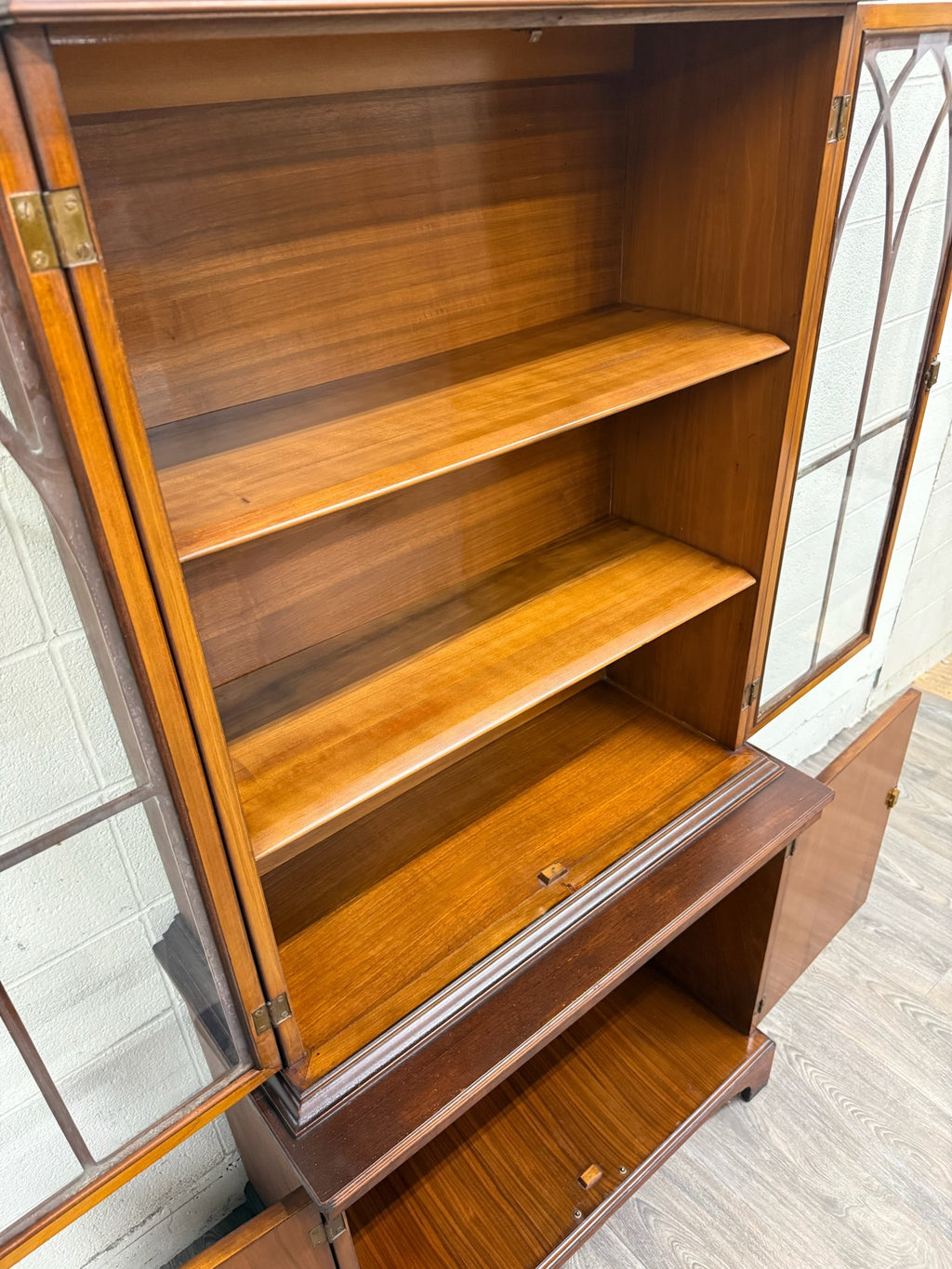 Vintage Georgian Style Mahogany Bookcase Cabinet China Cabinet