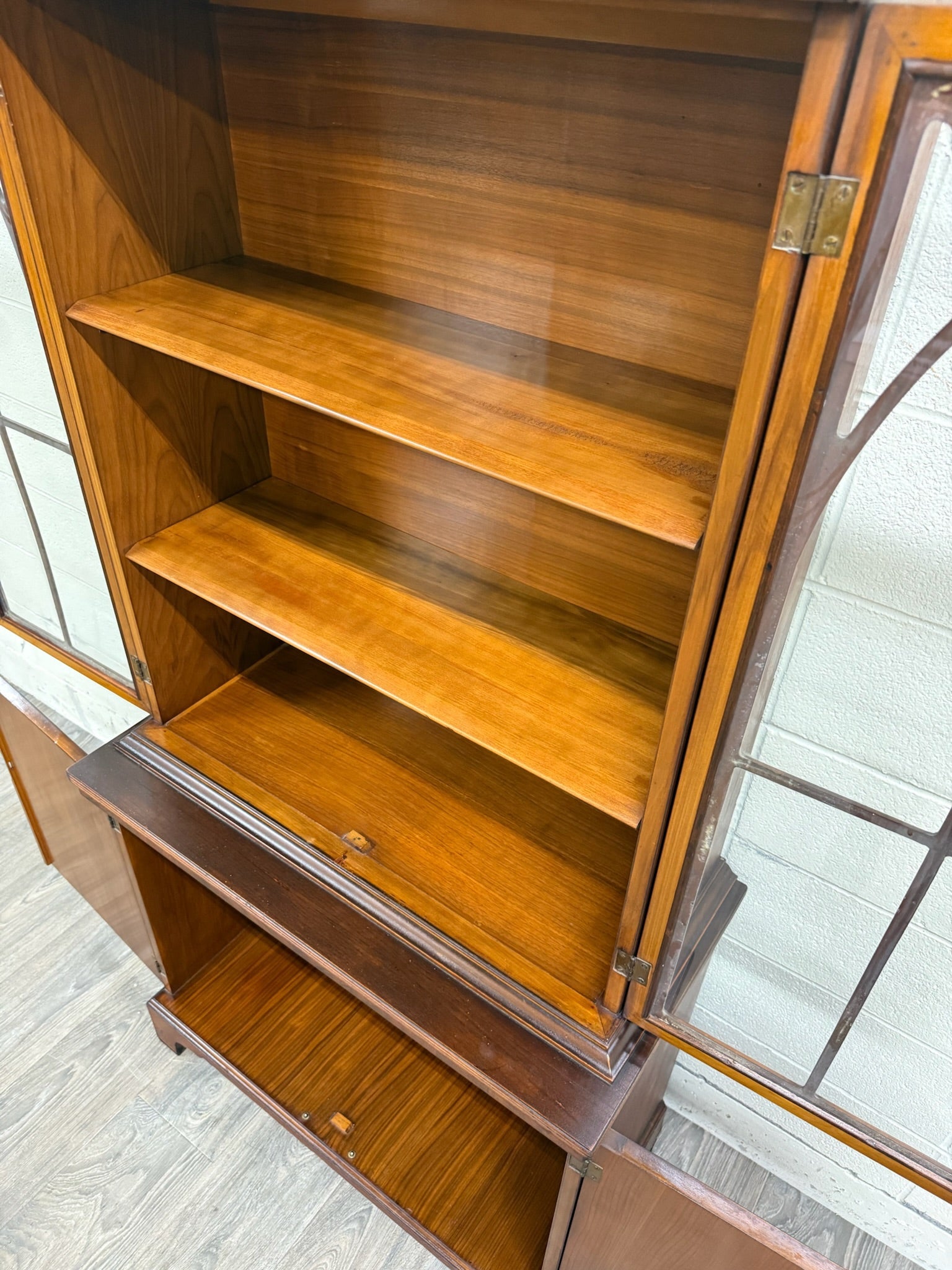 Vintage Georgian Style Mahogany Bookcase Cabinet China Cabinet